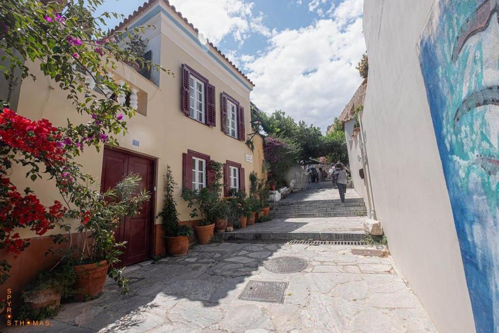At The Foot Of Acropolis. Atenas Exterior foto