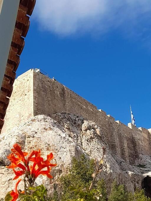 At The Foot Of Acropolis. Atenas Exterior foto